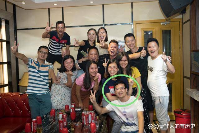 13 người họp lớp, khi thấy hóa đơn 14 triệu thì thay đổi thái độ, 1 người nói thẳng: “Tôi rất hối hận”- Ảnh 1. 13 người họp lớp, khi thấy hóa đơn 14 triệu thì thay đổi thái độ, 1 người nói thẳng: “Tôi rất hối hận”- Ảnh 1.