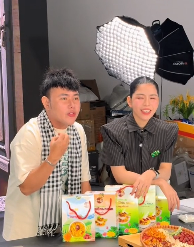 Món ăn gắn liền với tên các TikToker, luôn bán chạy ào ào nhưng chất lượng thì còn phải xem lại- Ảnh 9. Món ăn gắn liền với tên các TikToker, luôn bán chạy ào ào nhưng chất lượng thì còn phải xem lại- Ảnh 9.