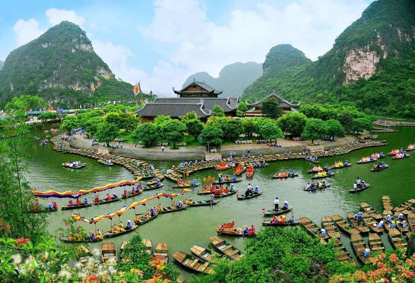 Đoàn 4.500 du khách của tỷ phú Ấn Độ sang Việt Nam chi bao nhiêu tiền mua vé tham quan?- Ảnh 3. Đoàn 4.500 du khách của tỷ phú Ấn Độ sang Việt Nam chi bao nhiêu tiền mua vé tham quan?- Ảnh 3.