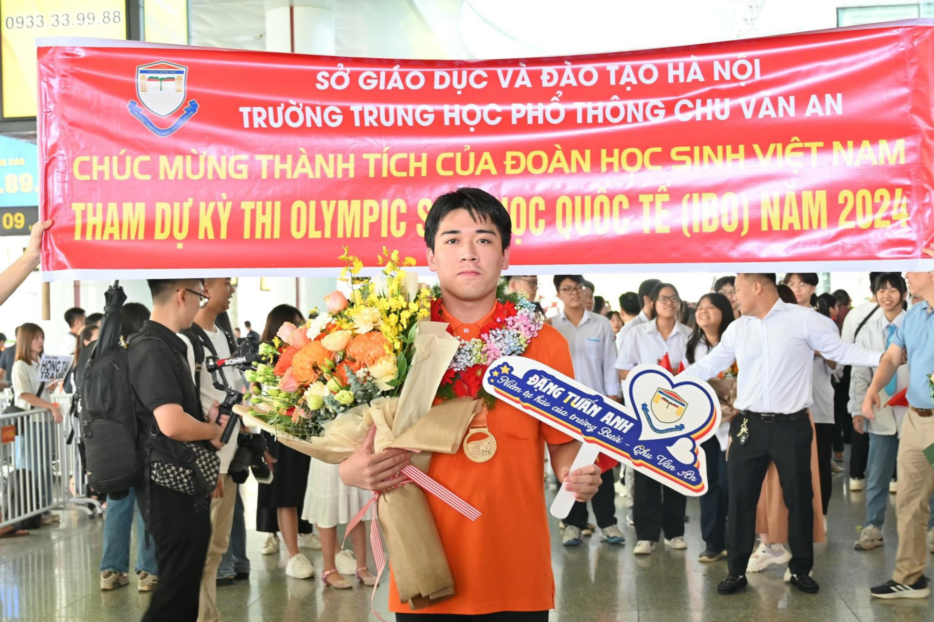 Vượt 20km mỗi ngày đi học và hành trình giành huy chương vàng Olympic quốc tế- Ảnh 1.