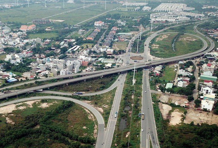 Con đường 130.000 tỷ đồng của vùng giàu nhất Việt Nam sẽ đi qua 5 tỉnh thành- Ảnh 1. Con đường 130.000 tỷ đồng của vùng giàu nhất Việt Nam sẽ đi qua 5 tỉnh thành- Ảnh 1.