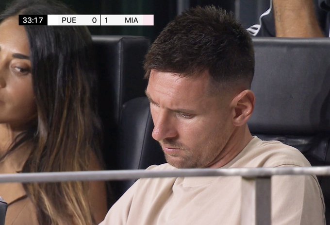 Khoảnh khắc vợ Messi liếc mắt kiểm tra chồng, cánh mày râu hài hước: Hóa ra cũng giống tôi- Ảnh 1. Khoảnh khắc vợ Messi liếc mắt kiểm tra chồng, cánh mày râu hài hước: Hóa ra cũng giống tôi- Ảnh 1.