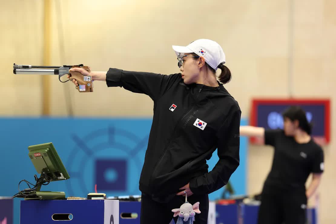 Giải mã chiếc kính ngắm “thần thánh” cực ngầu của các VĐV bắn súng Olympic: Sự thật hóa ra không như chúng ta tưởng- Ảnh 1. Giải mã chiếc kính ngắm “thần thánh” cực ngầu của các VĐV bắn súng Olympic: Sự thật hóa ra không như chúng ta tưởng- Ảnh 1.