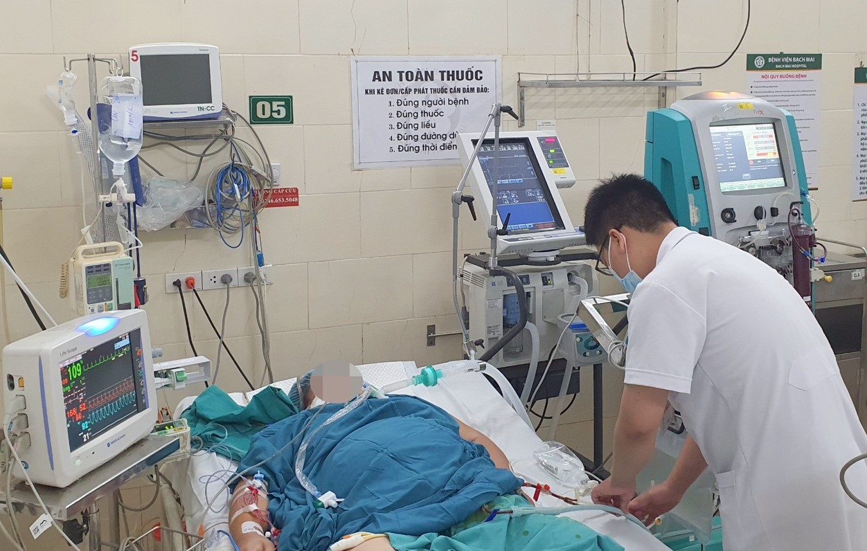 Thanh niên 25 tuổi ở Hà Nội suy gan nặng, tiểu cầu tụt nhanh sau 5 ngày sốt cao, bác sĩ cảnh báo căn bệnh đang vào mùa- Ảnh 2. Thanh niên 25 tuổi ở Hà Nội suy gan nặng, tiểu cầu tụt nhanh sau 5 ngày sốt cao, bác sĩ cảnh báo căn bệnh đang vào mùa- Ảnh 2.