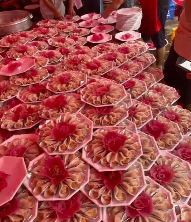 Bố bỏ hơn 1,7 tỷ đồng mở tiệc mừng con gái đỗ đại học, chắc chắn lỗ lớn nhưng lại được ngưỡng mộ vì một lý do khác- Ảnh 5. Bố bỏ hơn 1,7 tỷ đồng mở tiệc mừng con gái đỗ đại học, chắc chắn lỗ lớn nhưng lại được ngưỡng mộ vì một lý do khác- Ảnh 5.
