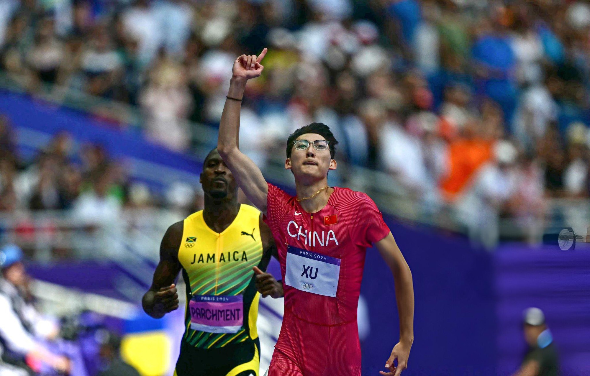VĐV gây sốt tại Olympic vì giao diện "như đi thi học sinh giỏi", vừa đeo kính vừa chạy băng băng về đích- Ảnh 6. VĐV gây sốt tại Olympic vì giao diện "như đi thi học sinh giỏi", vừa đeo kính vừa chạy băng băng về đích- Ảnh 6.