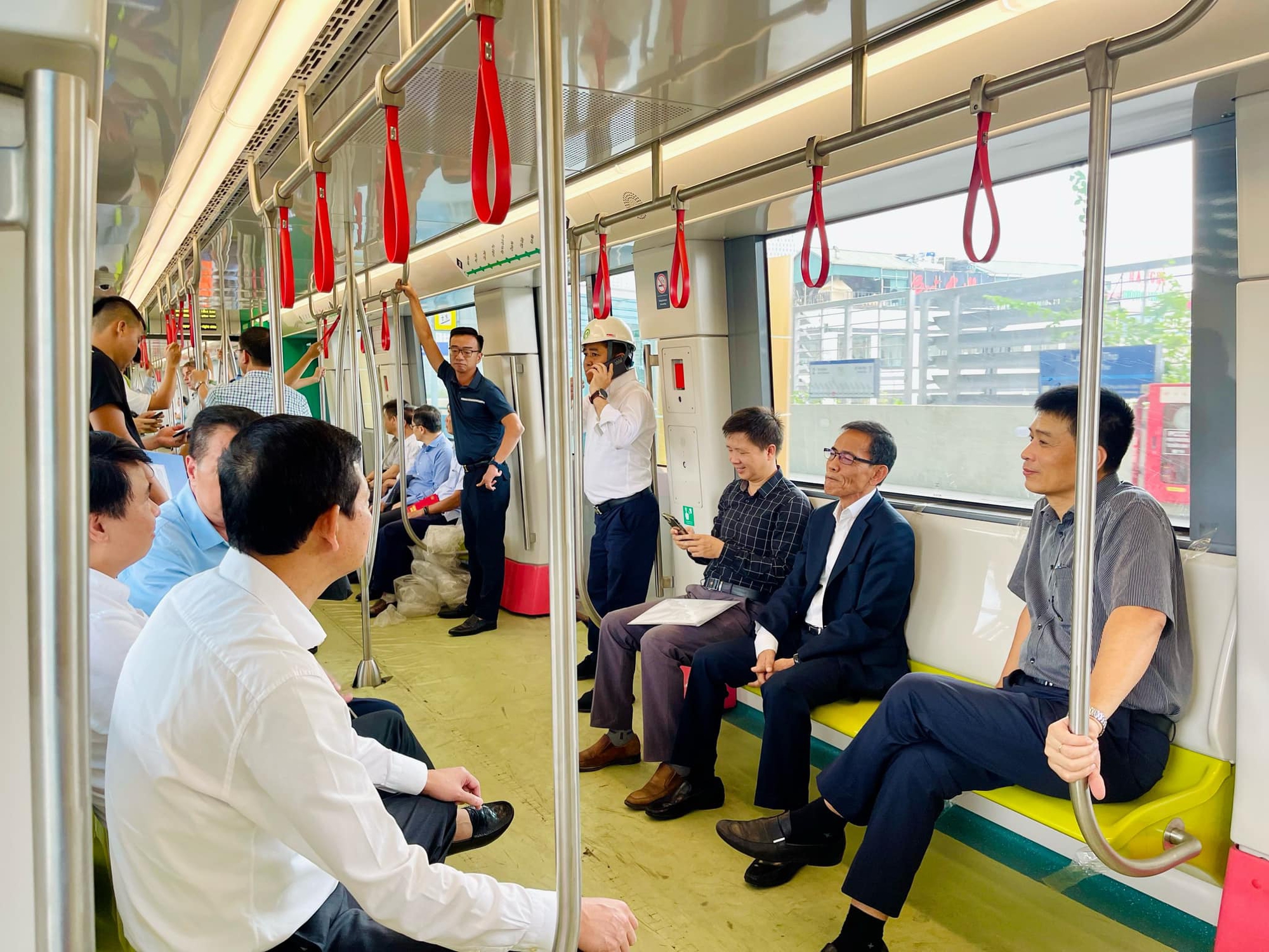 Người dân Hà Nội chính thức được đi tuyến metro gần 35.000 tỷ đồng sau 14 năm chờ đợi- Ảnh 5.