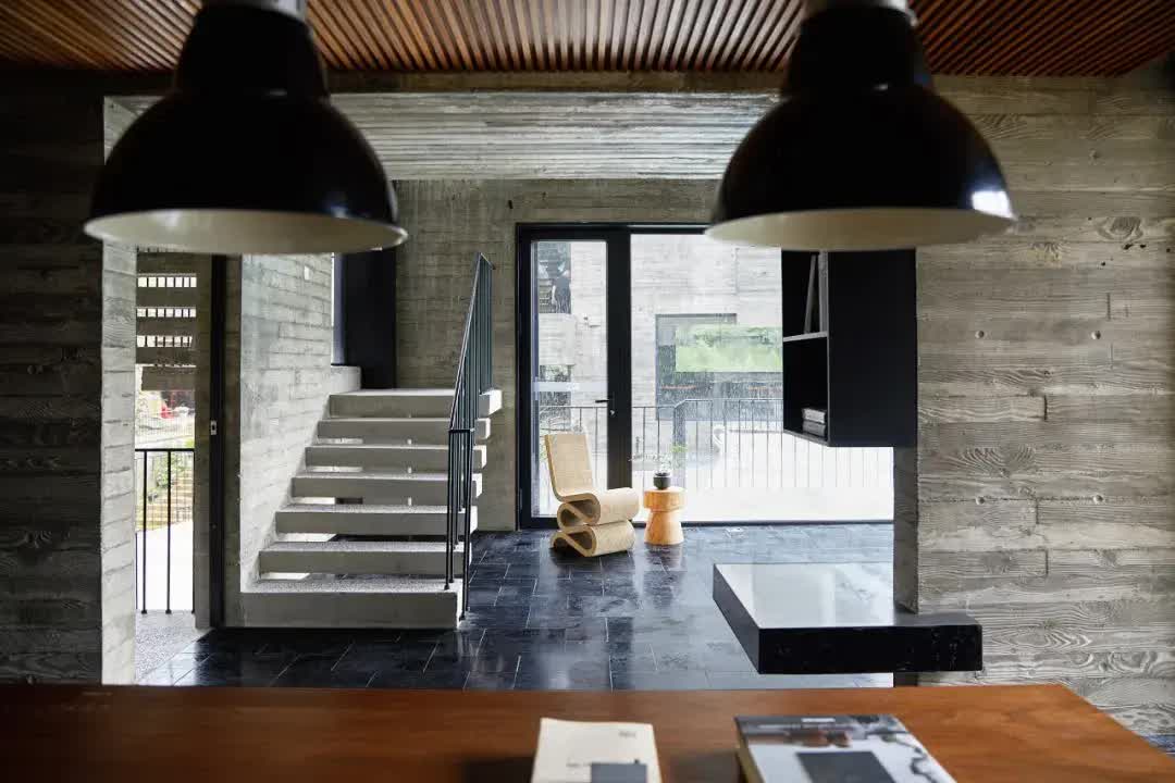 Hai chị em tiêu hết 7 tỷ đồng tiền tiết kiệm về quê xây nhà cho bố mẹ: "Nhà ở đâu, cội nguồn ở đó"- Ảnh 12. Hai chị em tiêu hết 7 tỷ đồng tiền tiết kiệm về quê xây nhà cho bố mẹ: "Nhà ở đâu, cội nguồn ở đó"- Ảnh 12.