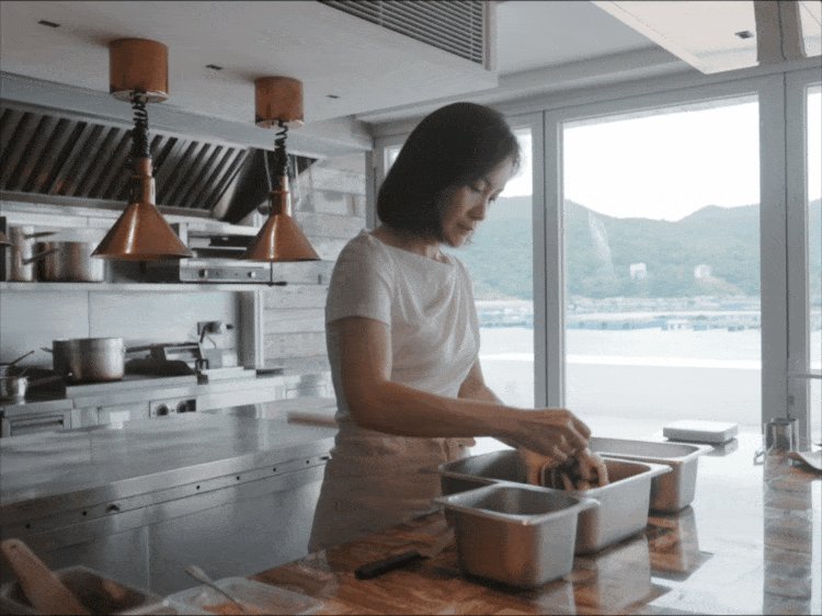 Nữ luật sư bỏ việc ở tuổi 30 để làm đầu bếp, dành 12 tiếng nấu ăn mỗi ngày: "Làm việc mình thích, bạn sẽ không bao giờ cảm thấy kiệt sức"- Ảnh 41. Nữ luật sư bỏ việc ở tuổi 30 để làm đầu bếp, dành 12 tiếng nấu ăn mỗi ngày: "Làm việc mình thích, bạn sẽ không bao giờ cảm thấy kiệt sức"- Ảnh 41.