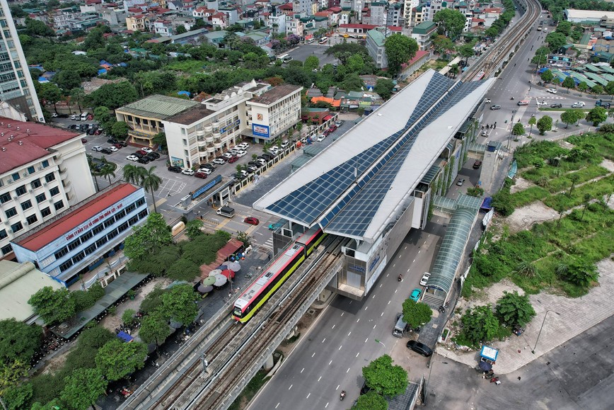 Sau 14 năm chờ đợi, từ hôm nay 8,4 triệu cư dân Hà Nội có thể đi tuyến metro gần 35.000 tỷ miễn phí- Ảnh 1.