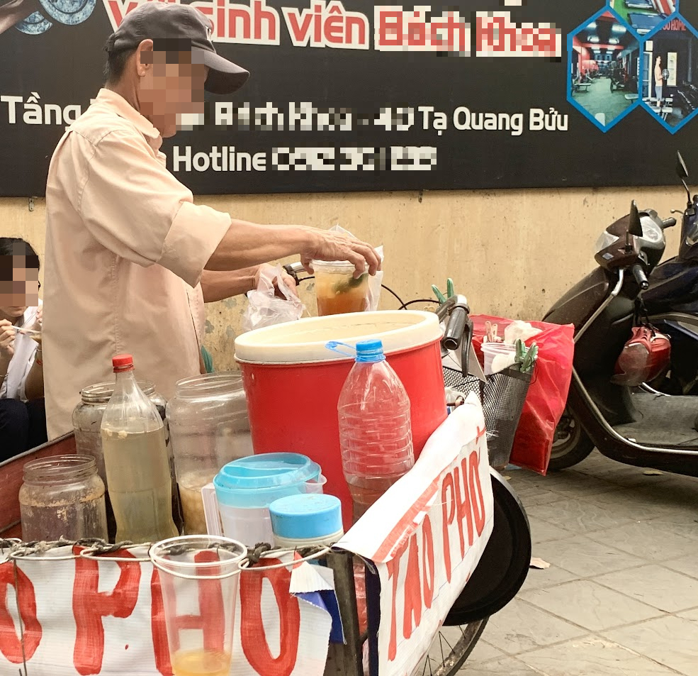 Món ăn vặt "di động" được nhiều người chọn để giải nhiệt mùa hè, chuyên gia khuyên nhớ kỹ 1 điều trước khi ăn để tránh rủi ro- Ảnh 2. Món ăn vặt "di động" được nhiều người chọn để giải nhiệt mùa hè, chuyên gia khuyên nhớ kỹ 1 điều trước khi ăn để tránh rủi ro- Ảnh 2.