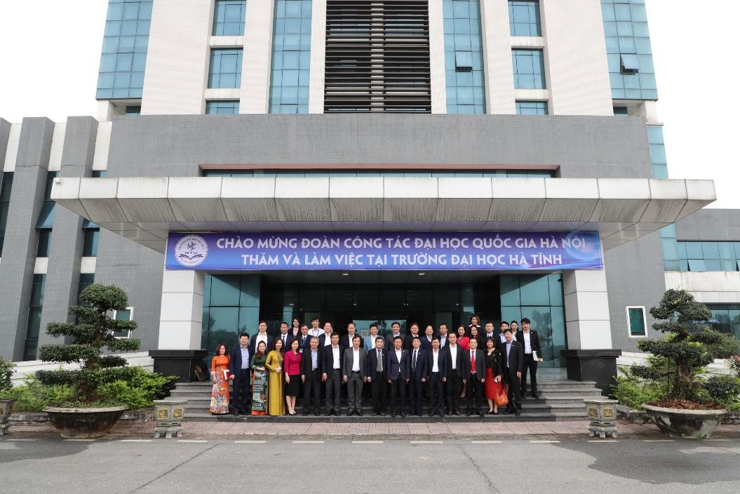 Giảng viên bị đánh giá "không hoàn thành nhiệm vụ" vì không đi học Tiến sĩ: Hiệu trưởng nói gì?- Ảnh 1. Giảng viên bị đánh giá "không hoàn thành nhiệm vụ" vì không đi học Tiến sĩ: Hiệu trưởng nói gì?- Ảnh 1.