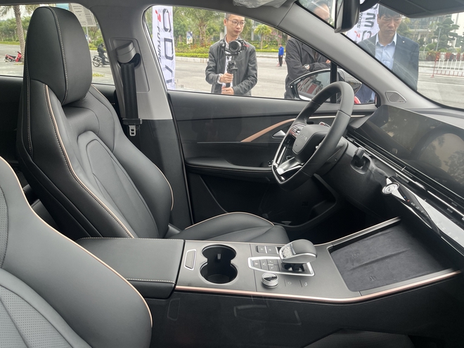 Omoda C5 chốt lịch bán tại Việt Nam: Đấu Seltos, Creta chơi lớn với bảo hành tới 1 triệu km- Ảnh 6. Omoda C5 chốt lịch bán tại Việt Nam: Đấu Seltos, Creta chơi lớn với bảo hành tới 1 triệu km- Ảnh 6.