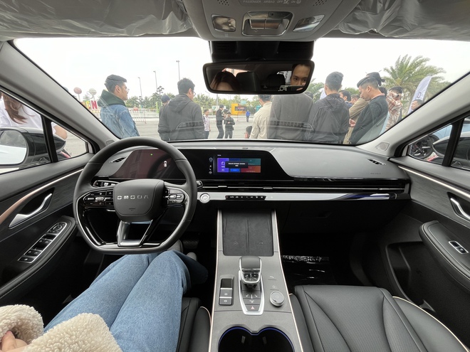 Omoda C5 chốt lịch bán tại Việt Nam: Đấu Seltos, Creta chơi lớn với bảo hành tới 1 triệu km- Ảnh 3. Omoda C5 chốt lịch bán tại Việt Nam: Đấu Seltos, Creta chơi lớn với bảo hành tới 1 triệu km- Ảnh 3.