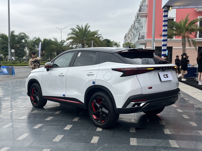 Omoda C5 chốt lịch bán tại Việt Nam: Đấu Seltos, Creta chơi lớn với bảo hành tới 1 triệu km- Ảnh 2. Omoda C5 chốt lịch bán tại Việt Nam: Đấu Seltos, Creta chơi lớn với bảo hành tới 1 triệu km- Ảnh 2.