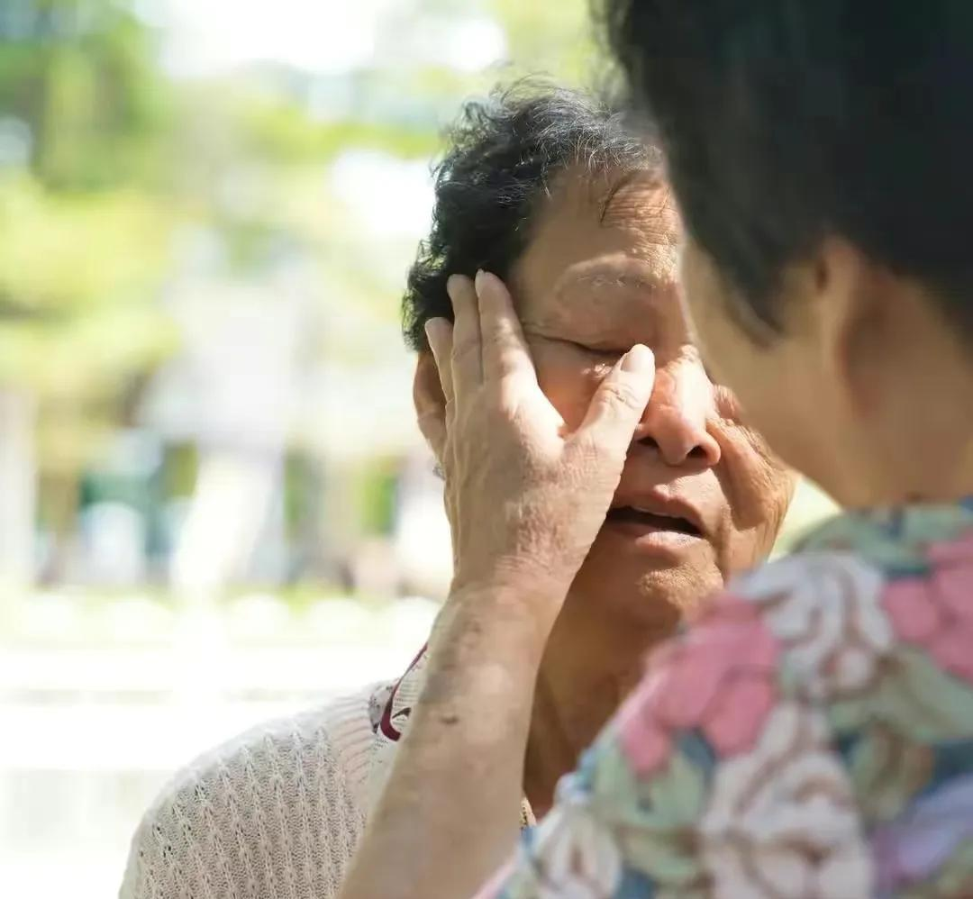 Sau 65 tuổi, vợ chồng tôi thỏa thuận: Dù ai ra đi trước, người còn lại phải làm 3 điều này mặc kệ họ hàng khen chê- Ảnh 1. Sau 65 tuổi, vợ chồng tôi thỏa thuận: Dù ai ra đi trước, người còn lại phải làm 3 điều này mặc kệ họ hàng khen chê- Ảnh 1.