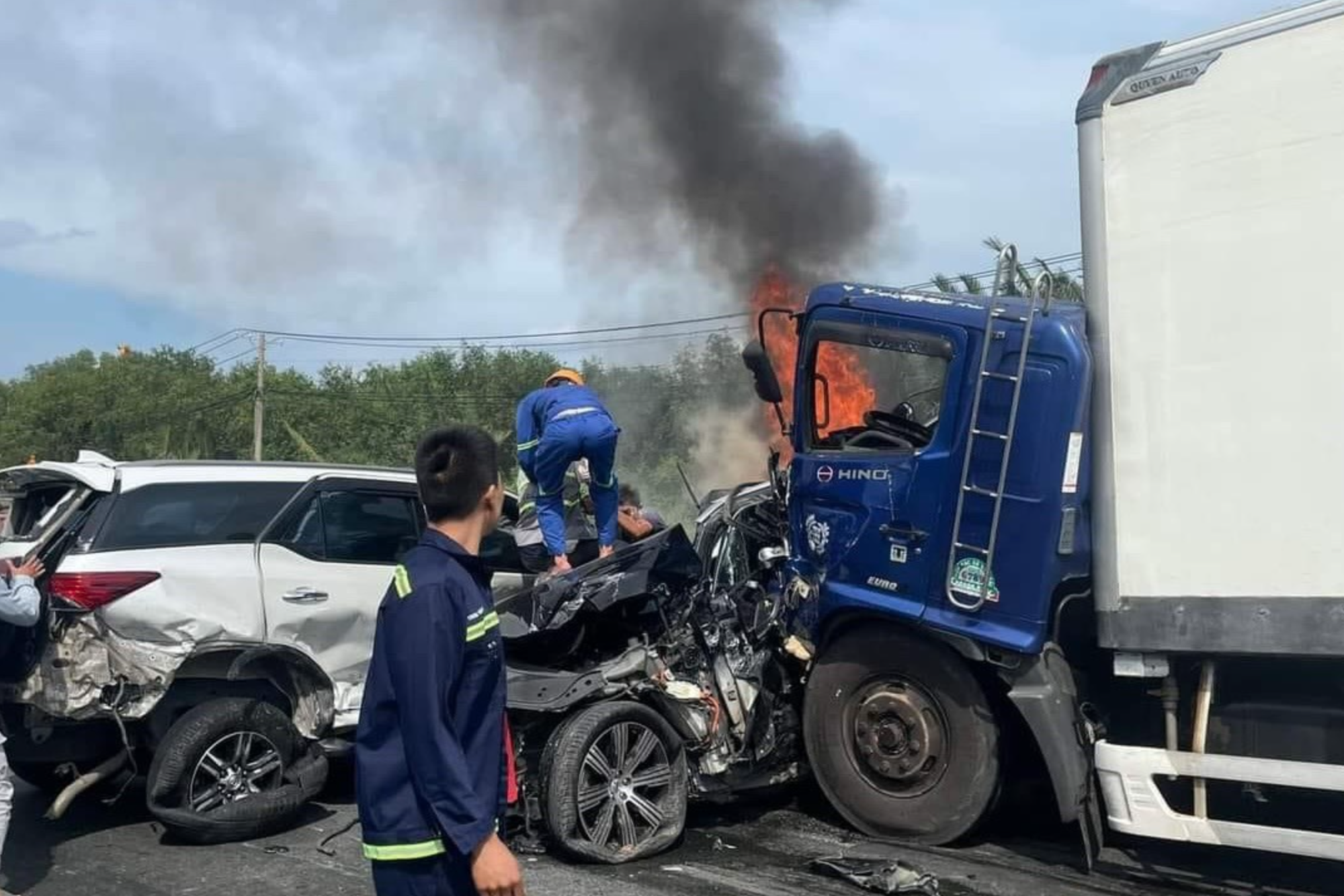 Sau vụ đâm liên hoàn xe trên cầu Phú Mỹ, chuyên gia bảo hiểm nhận định: Chủ xe tải phải bồi thường dù có lỗi hay không- Ảnh 1.