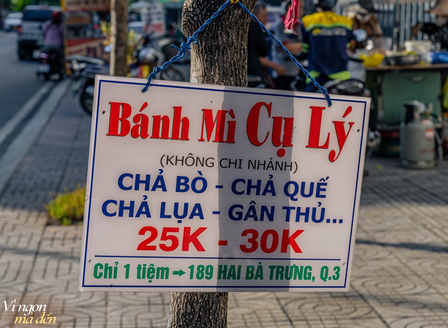 Tiệm bánh mì hơn 70 năm tuổi gắn liền với tuổi thơ của nhiều người Sài Gòn: Từng xác lập Kỷ lục Việt Nam, mỗi sáng nhẹ nhàng bán 500 ổ- Ảnh 2.