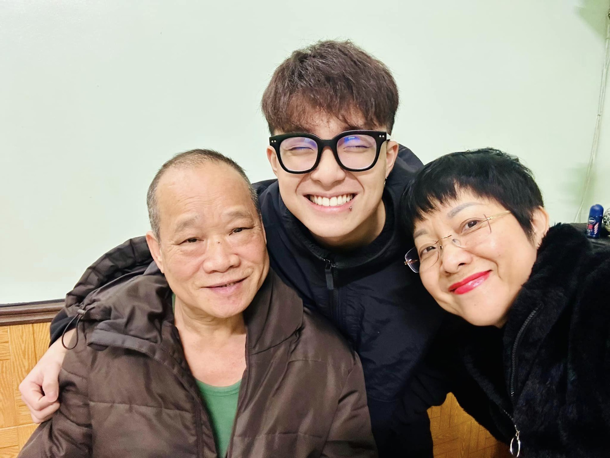 Con trai MC Thảo Vân khiến nhiều người xin làm con dâu, visual đã "sáng" nhưng chuyện học còn tự hào hơn- Ảnh 3. Con trai MC Thảo Vân khiến nhiều người xin làm con dâu, visual đã "sáng" nhưng chuyện học còn tự hào hơn- Ảnh 3.