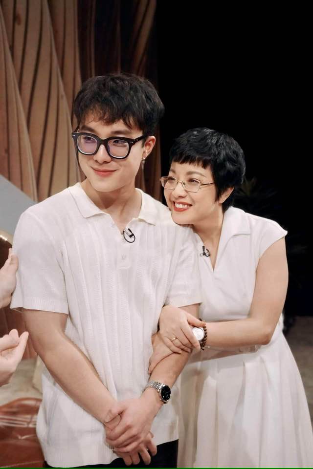 Con trai MC Thảo Vân khiến nhiều người xin làm con dâu, visual đã "sáng" nhưng chuyện học còn tự hào hơn- Ảnh 1. Con trai MC Thảo Vân khiến nhiều người xin làm con dâu, visual đã "sáng" nhưng chuyện học còn tự hào hơn- Ảnh 1.