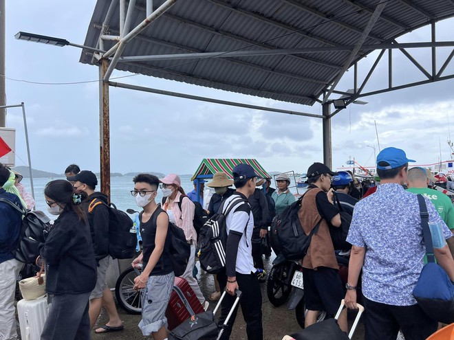 CẬP NHẬT lễ 2/9: Sapa đỉnh nóc ngập trong cờ hoa, Đà Lạt gói gọn trong hai từ "đông lạnh"- Ảnh 36.