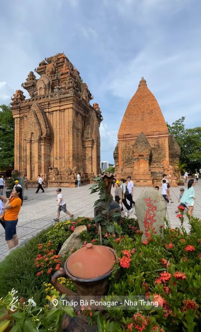 CẬP NHẬT lễ 2/9: Sapa đỉnh nóc ngập trong cờ hoa, Đà Lạt gói gọn trong hai từ "đông lạnh"- Ảnh 48.