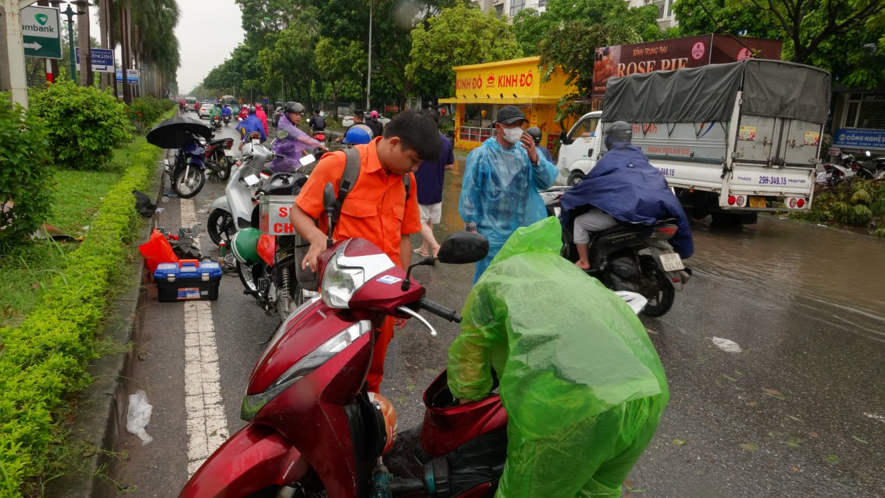 Cảnh báo khẩn cấp nguy cơ ngập lụt nội thành; Hà Nội sẵn sàng phương án sơ tán dân- Ảnh 8.