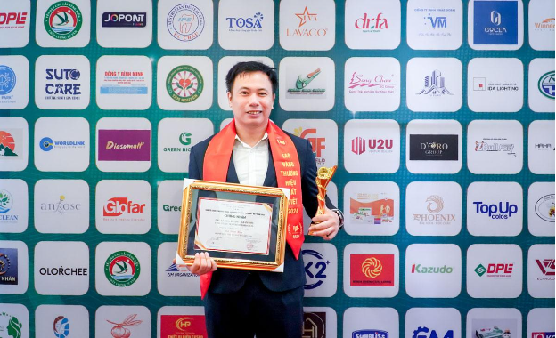 CEO U2U Venture Builder được vinh danh tại Sao vàng thương hiệu đất Việt 2024- Ảnh 1.