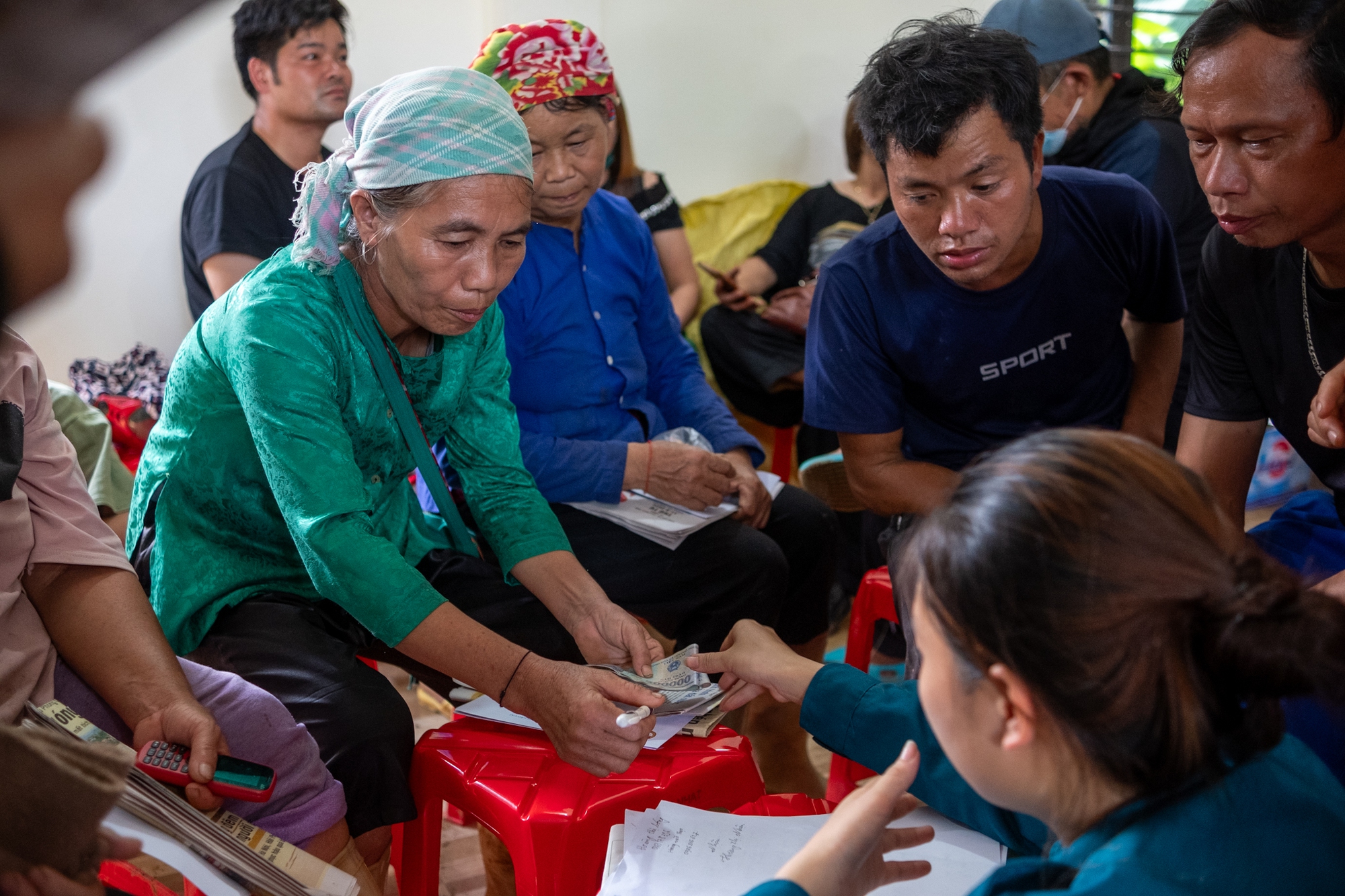 8 người chạy thoát trong vụ lũ quét Làng Nủ: Chỉ kịp hô “chạy đi các con ơi, chạy đi”- Ảnh 12. 8 người chạy thoát trong vụ lũ quét Làng Nủ: Chỉ kịp hô “chạy đi các con ơi, chạy đi”- Ảnh 12.