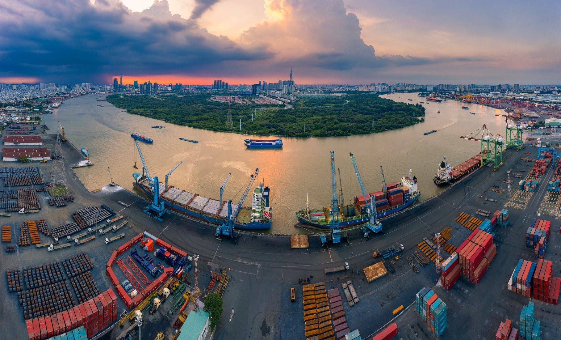 Sẽ có thêm 8 trung tâm logistics tầm cỡ khu vực tại thành phố lớn nhất Việt Nam- Ảnh 1. Sẽ có thêm 8 trung tâm logistics tầm cỡ khu vực tại thành phố lớn nhất Việt Nam- Ảnh 1.