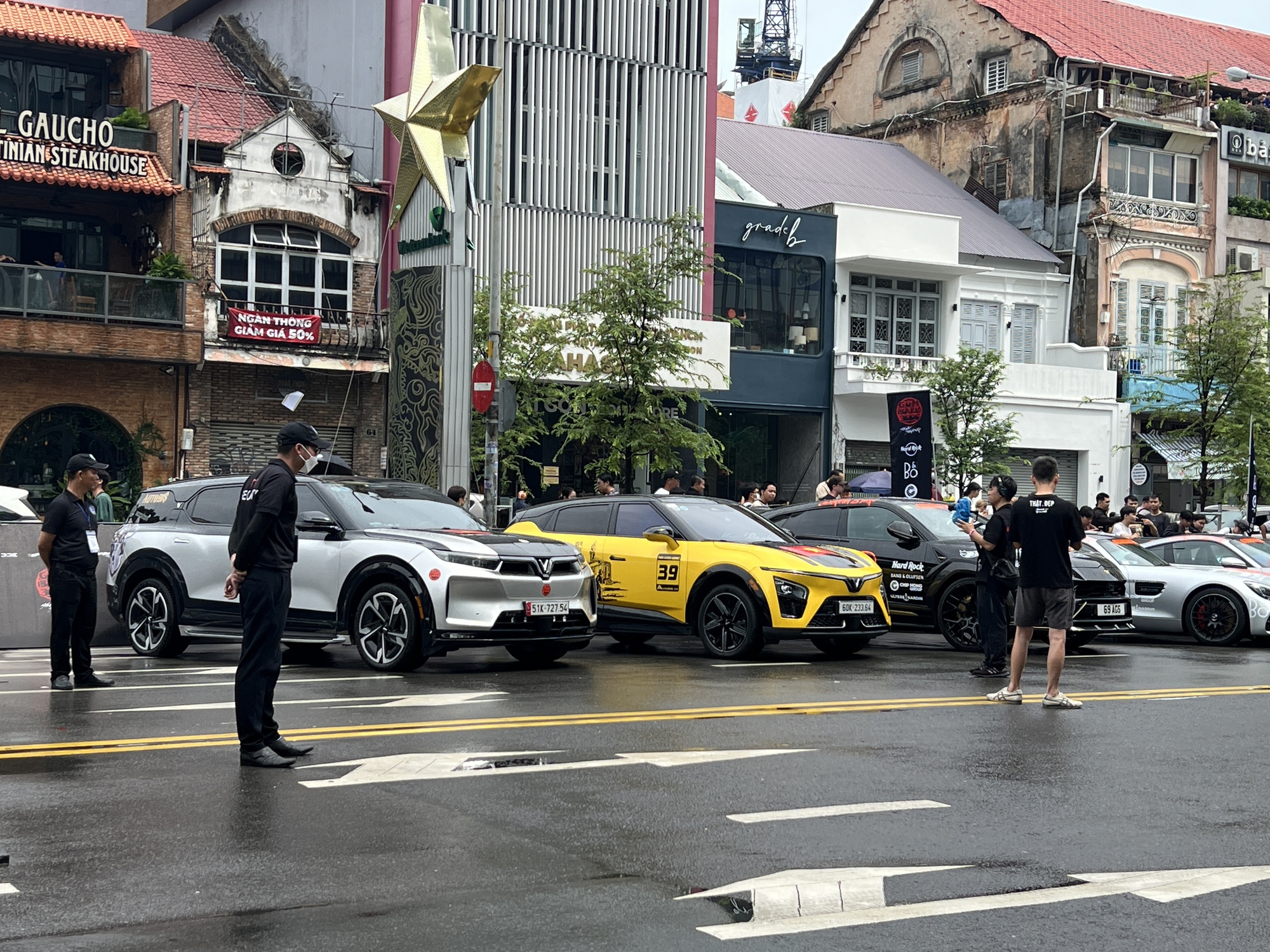 Dàn xe ‘chiến’ tham gia Gumball 3000: Từ siêu xe đến siêu SUV, có cả bản giới hạn, bán tải- Ảnh 25.