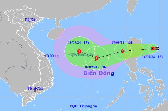 Áp thấp nhiệt đới sắp mạnh lên thành bão di chuyển 15 km/giờ hướng vào Biển Đông- Ảnh 1.