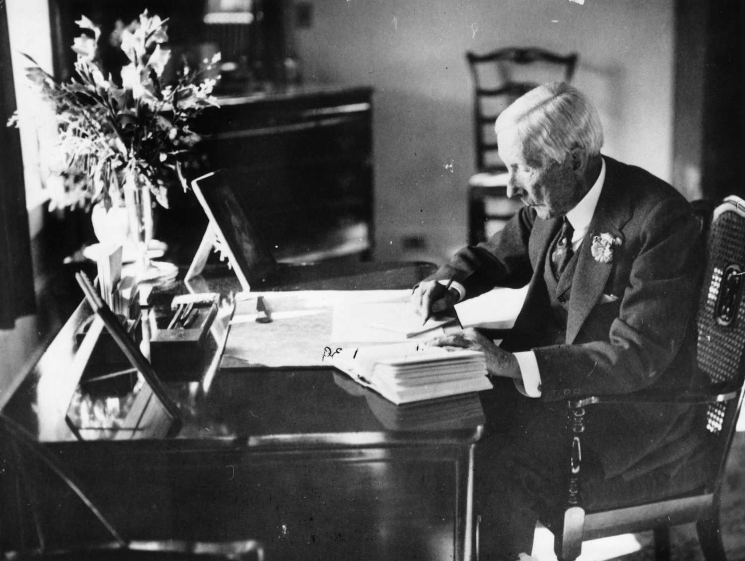 Tỷ phú Rockefeller dặn con: Muốn giàu phải nắm vững 1 điều, chẳng cần ‘sinh ra ở vạch đích’ cũng dễ dàng dẫn đầu- Ảnh 2. Tỷ phú Rockefeller dặn con: Muốn giàu phải nắm vững 1 điều, chẳng cần ‘sinh ra ở vạch đích’ cũng dễ dàng dẫn đầu- Ảnh 2.