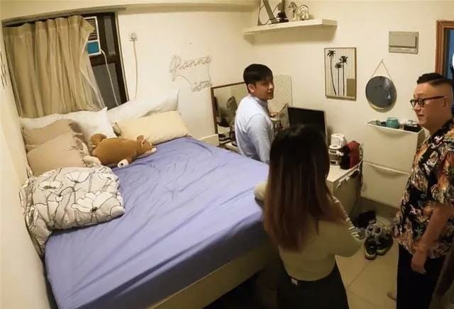 Vợ chồng chi hơn 3 tỷ mua nhà 9m2, phải rửa bát trong toilet: Tưởng bị lừa, hoá ra là kẻ thức thời- Ảnh 3. Vợ chồng chi hơn 3 tỷ mua nhà 9m2, phải rửa bát trong toilet: Tưởng bị lừa, hoá ra là kẻ thức thời- Ảnh 3.