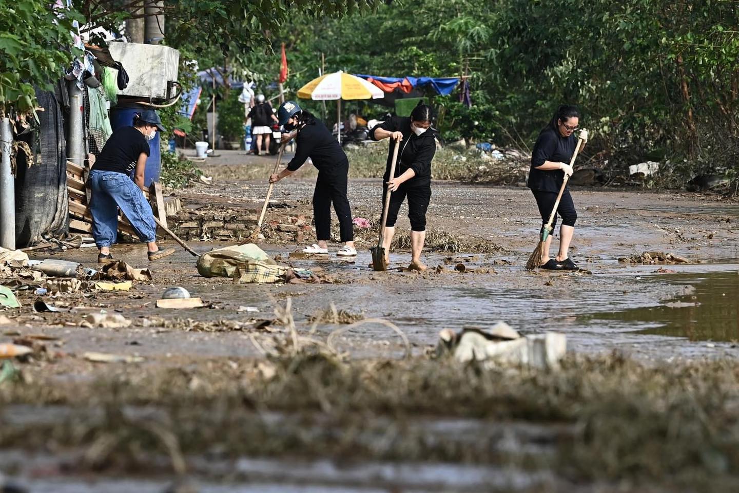 Khi đồng bào gặp nạn là lúc cả nước xích lại gần nhau, Trung thu ý nghĩa nhất là cùng nhau mang hi vọng đoàn viên cho mọi gia đình!- Ảnh 36.