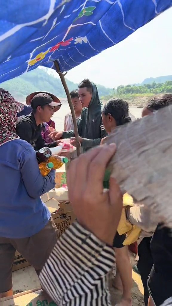 Hằng Du Mục tự tung “sao kê” chứng minh liêm nhưng bỗng lại vướng ồn ào liên quan đến làng Nủ- Ảnh 5. Hằng Du Mục tự tung “sao kê” chứng minh liêm nhưng bỗng lại vướng ồn ào liên quan đến làng Nủ- Ảnh 5.