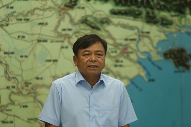 Lo tái diễn ngập lụt lịch sử năm 2020 khi bão số 4 đổ bộ- Ảnh 2. Lo tái diễn ngập lụt lịch sử năm 2020 khi bão số 4 đổ bộ- Ảnh 2.