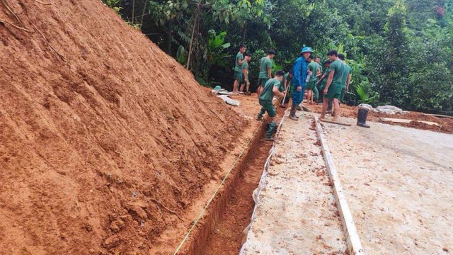 Khu tạm cư cho người dân Làng Nủ: VinGroup tài trợ 2 tỷ đồng, thi công thần tốc, vài ngày nữa sẽ hoàn thành- Ảnh 2.