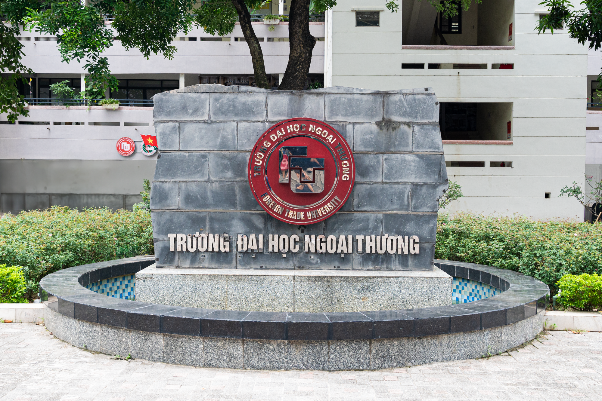 2 thủ khoa toàn quốc cùng loạt "học bá" đình đám năm nay đều học ngôi trường này và phần đông chọn một ngành quen thuộc- Ảnh 2.