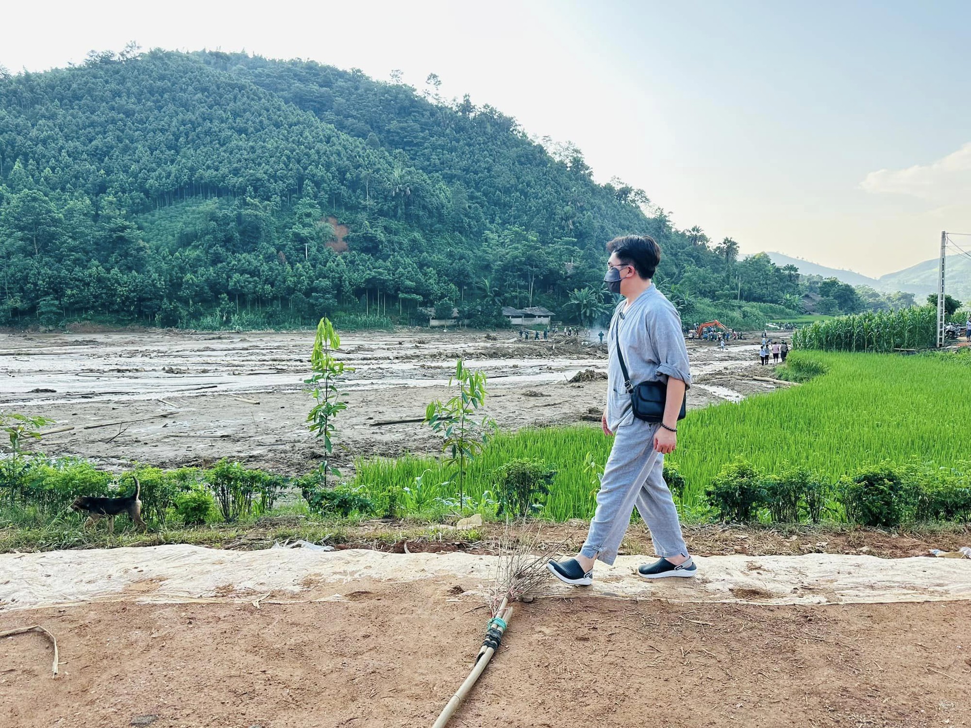 Nam NSƯT bán kim cương cứu trợ bão lũ: U50 không cưới vợ, sinh con, dành trọn cho nghệ thuật và từ thiện- Ảnh 2.