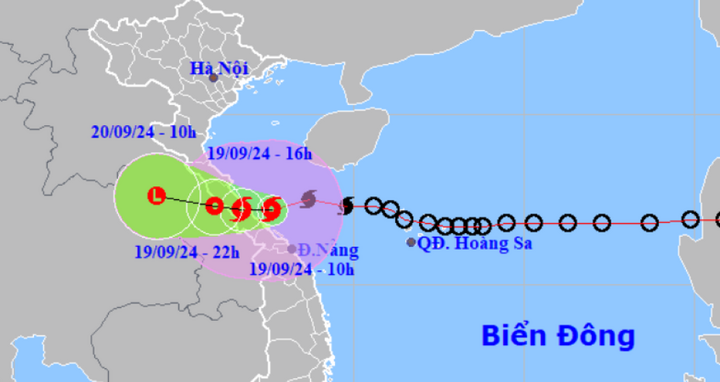 Chiều nay, bão số 4 đổ bộ đất liền Quảng Bình - Quảng Trị
- Ảnh 1.