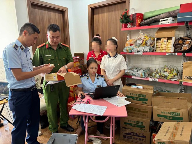 Chủ một TikTok shop bị phạt hàng chục triệu đồng do bán hàng nhập lậu- Ảnh 1. Chủ một TikTok shop bị phạt hàng chục triệu đồng do bán hàng nhập lậu- Ảnh 1.