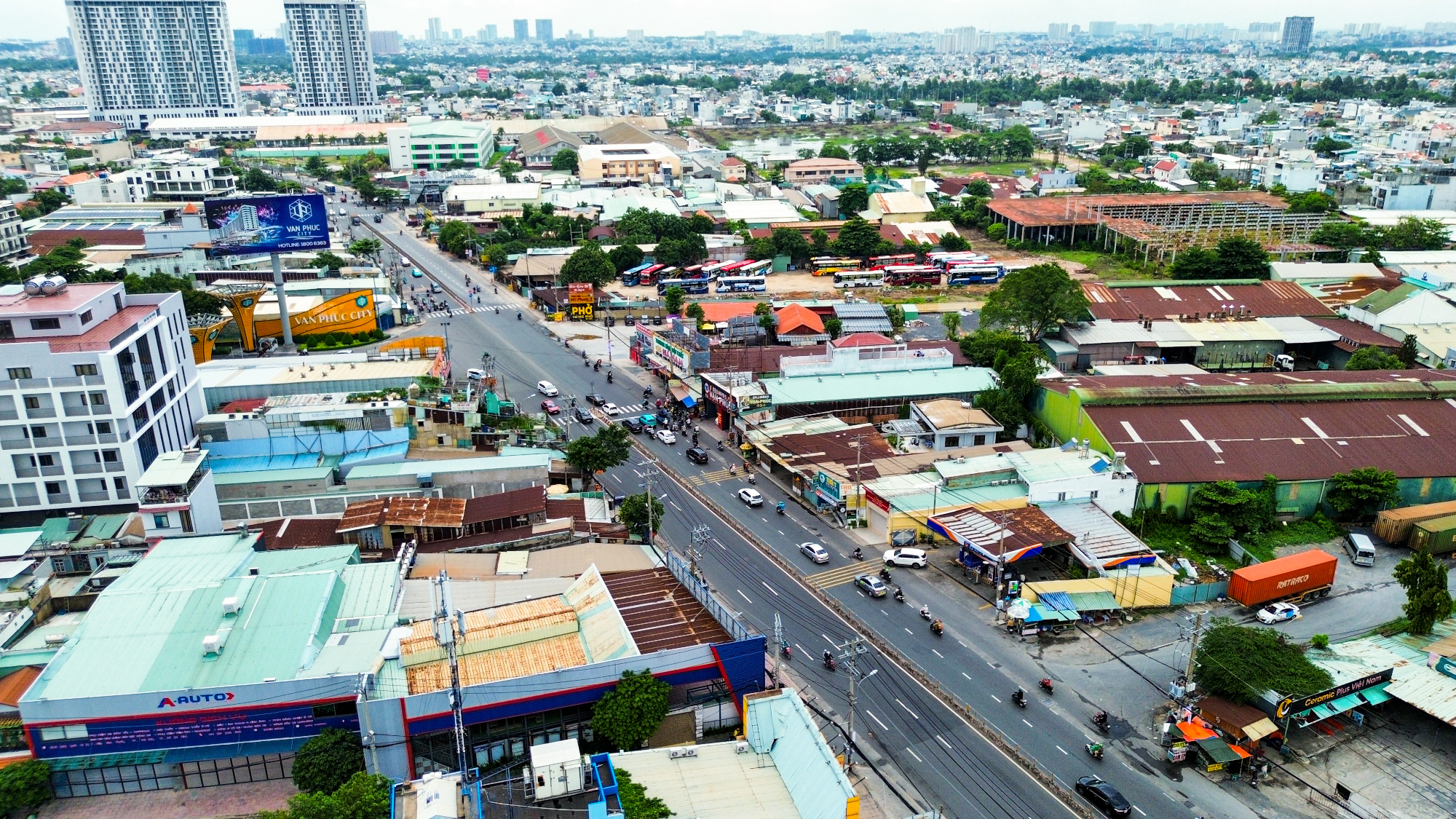 Cảnh đối lập trên con đường huyết mạch nối Thành phố Hồ Chí Minh và Bình Dương: Nơi là đại lộ 8 làn xe, nơi đang chuẩn bị 14.000 tỷ để mở rộng- Ảnh 8.