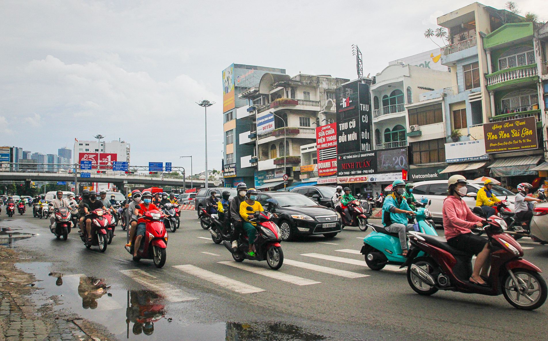 Cảnh đối lập trên con đường huyết mạch nối Thành phố Hồ Chí Minh và Bình Dương: Nơi là đại lộ 8 làn xe, nơi đang chuẩn bị 14.000 tỷ để mở rộng- Ảnh 10.