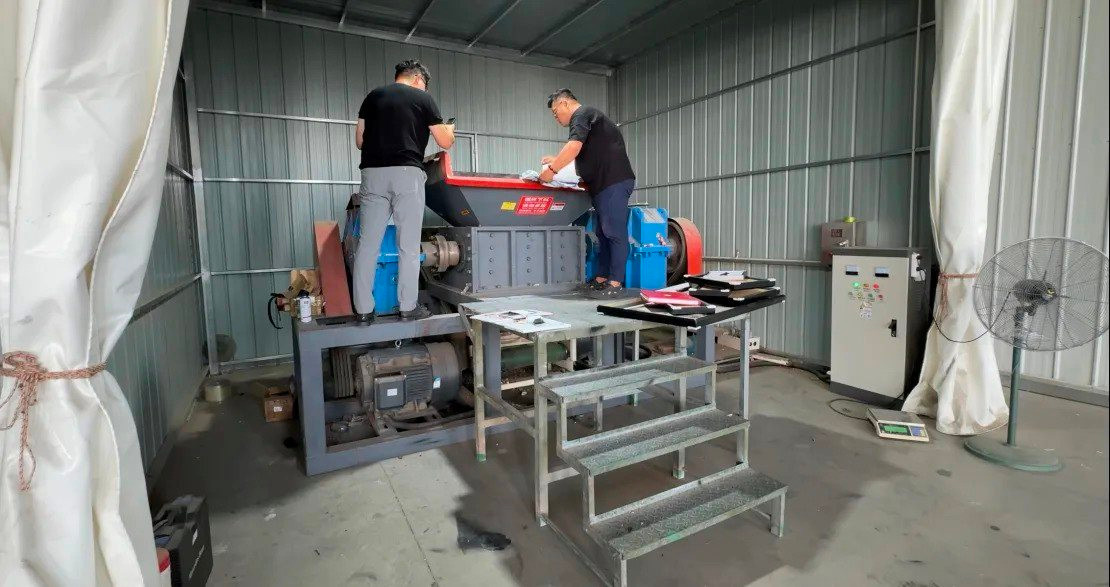 Trào lưu kinh doanh mới rộ lên ở Trung Quốc: Chụp ảnh cho các cặp đôi ly hôn, 1 lần tiêu hủy ảnh cưới, kỷ vật có thể kiếm ngay tiền triệu- Ảnh 4. Trào lưu kinh doanh mới rộ lên ở Trung Quốc: Chụp ảnh cho các cặp đôi ly hôn, 1 lần tiêu hủy ảnh cưới, kỷ vật có thể kiếm ngay tiền triệu- Ảnh 4.