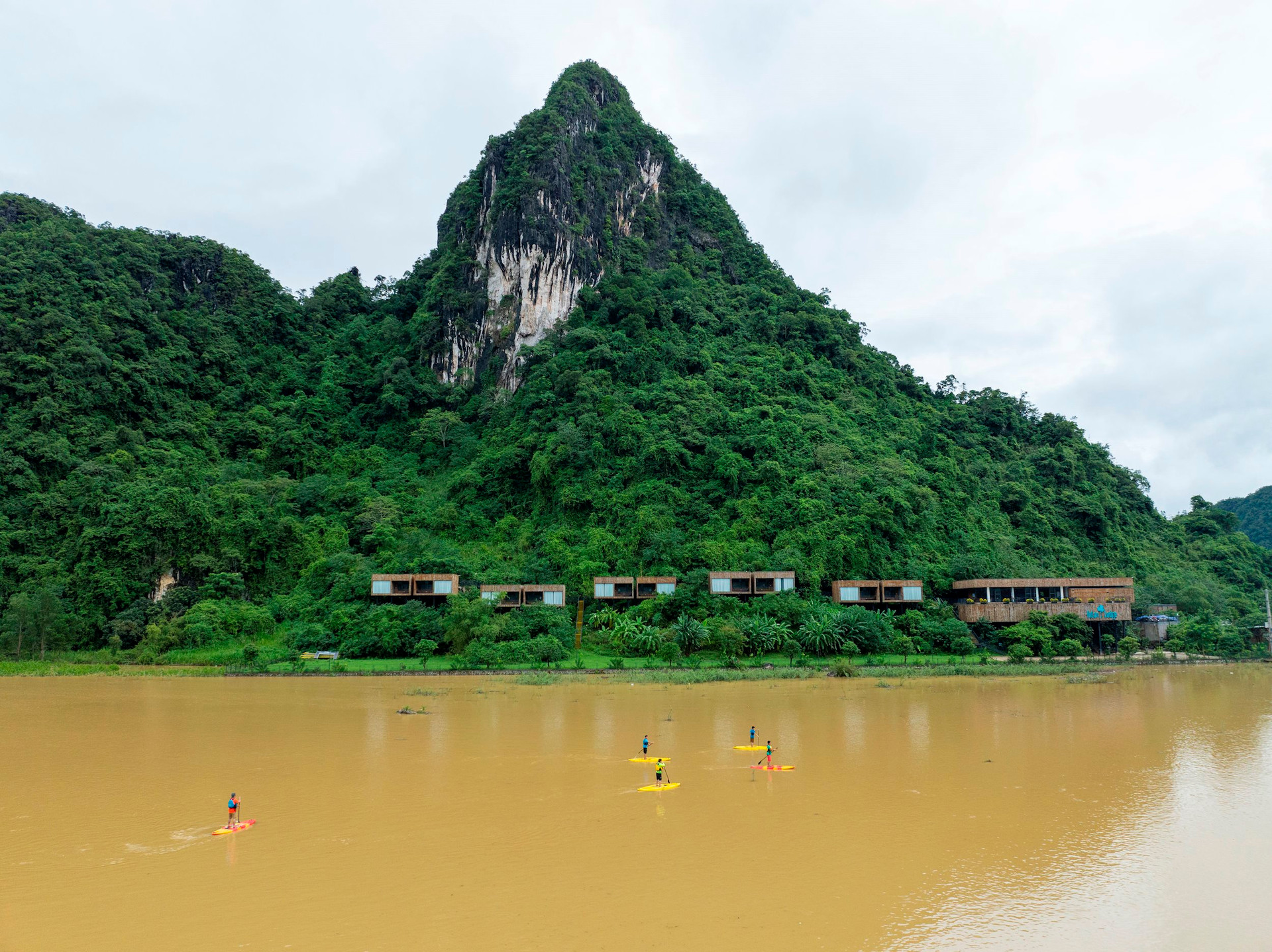 Những căn homestay làm trên nhà nổi tại rốn lũ Tân Hoá (Quảng Bình) và cách Oxalis biến lũ lụt thành cơ hội kinh doanh du lịch- Ảnh 8.