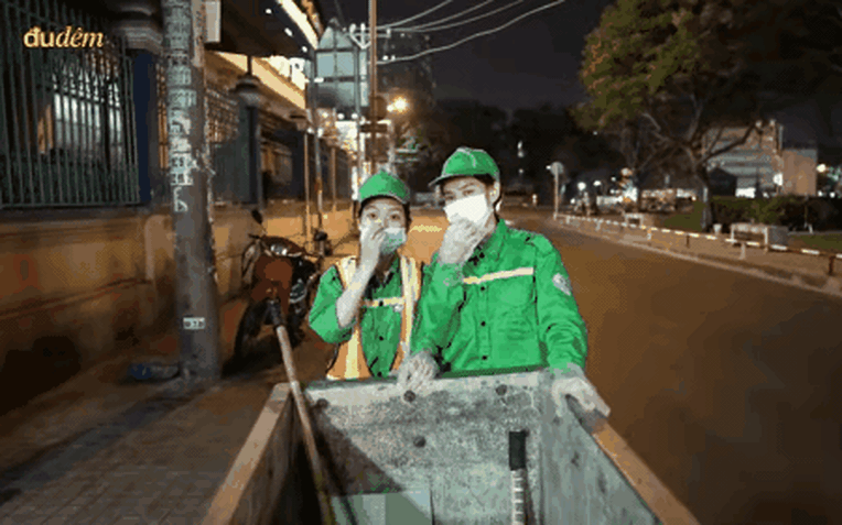 Hoa hậu Thuỳ Tiên "thổi bùng" tranh luận: Làm công nhân vệ sinh môi trường thu nhập 20 triệu/tháng?- Ảnh 1.