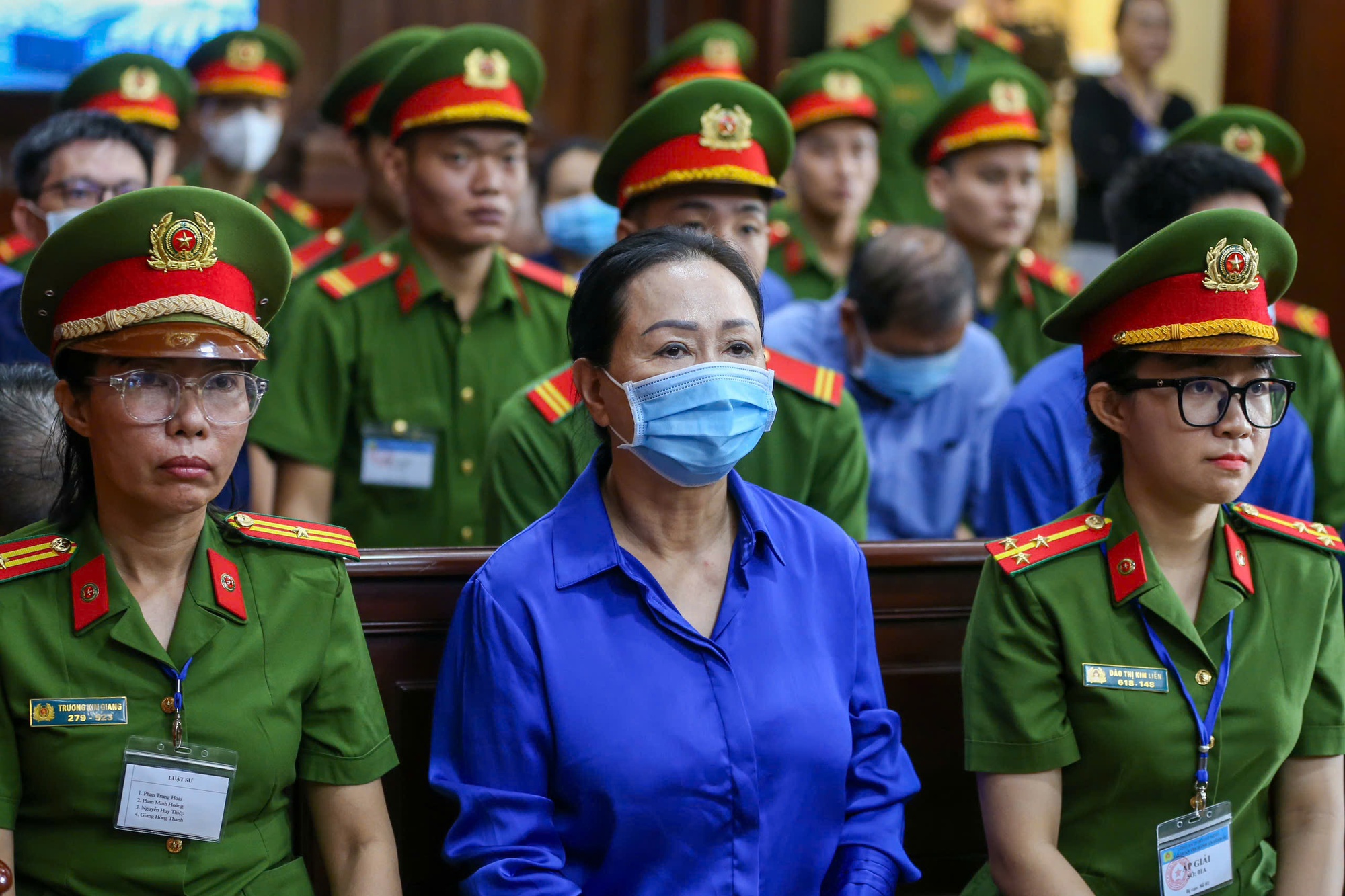 Vì sao bà Trương Mỹ Lan "xin lại" hai túi xách Hermes bạch tạng?- Ảnh 1. Vì sao bà Trương Mỹ Lan "xin lại" hai túi xách Hermes bạch tạng?- Ảnh 1.