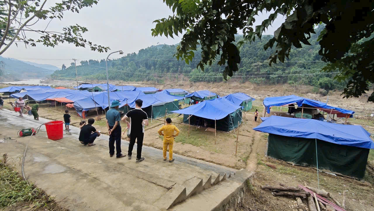 Người đàn ông mất cả gia đình em trai trong trận sạt lở ở Si Ma Cai: Nghe tiếng kêu cứu mà bất lực- Ảnh 9.