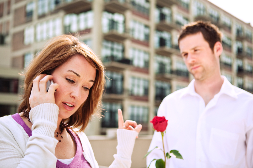 Cảnh báo 5 dấu hiệu cho thấy người đàn ông bên cạnh bạn đã "thay lòng"- Ảnh 3. Cảnh báo 5 dấu hiệu cho thấy người đàn ông bên cạnh bạn đã "thay lòng"- Ảnh 3.